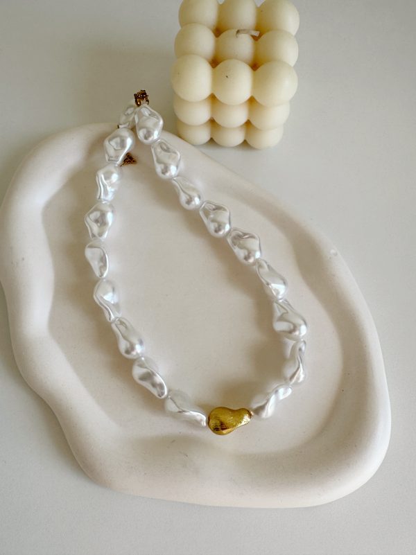 pearl necklace