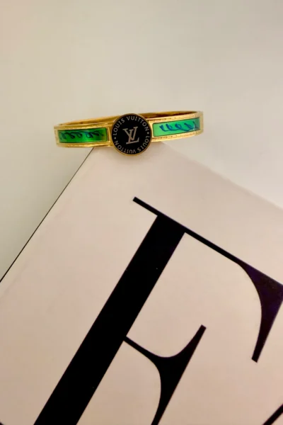 أسورة LV أخضر