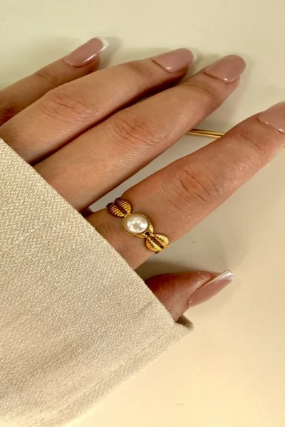 pearl ring 2