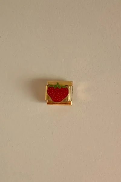 charm Strawberry2