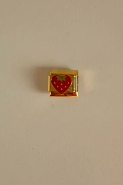 charm Strawberry1