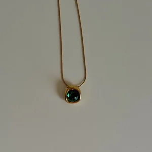 green necklace 2