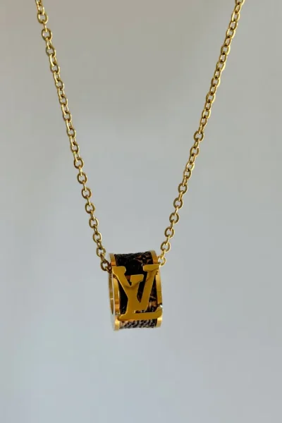 lv neclace