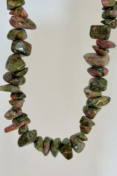 Green choker