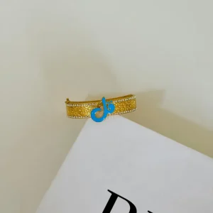 Qul bangle